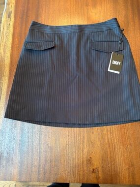 Woman's Skirt NWT 10